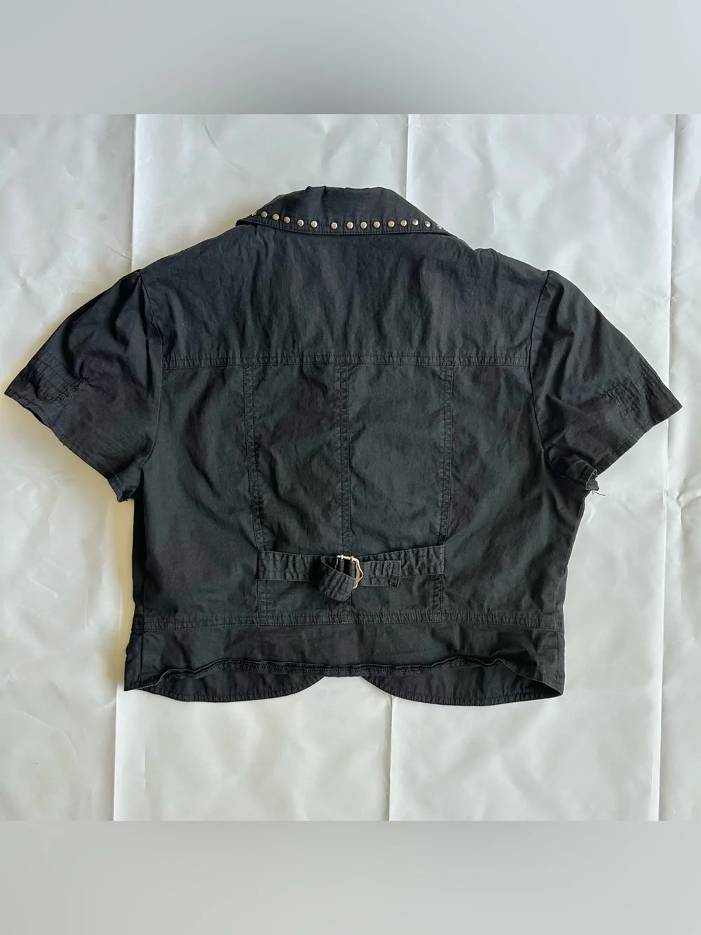 Color Swatch black cropped short sleeve jacket, size large
